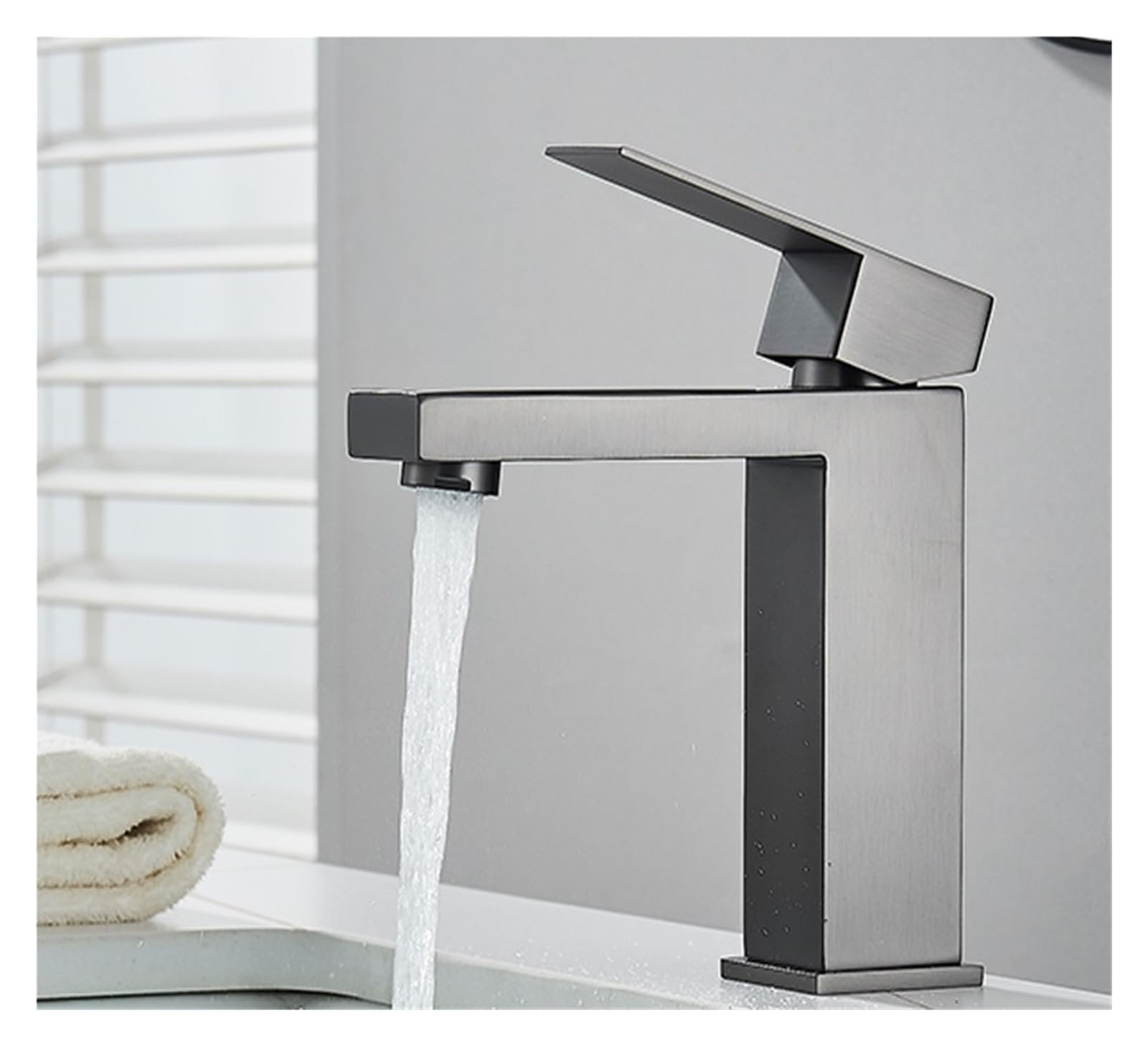 Lavabo de salle de bain gris carré en inox avec robinet eau chaude et froide
