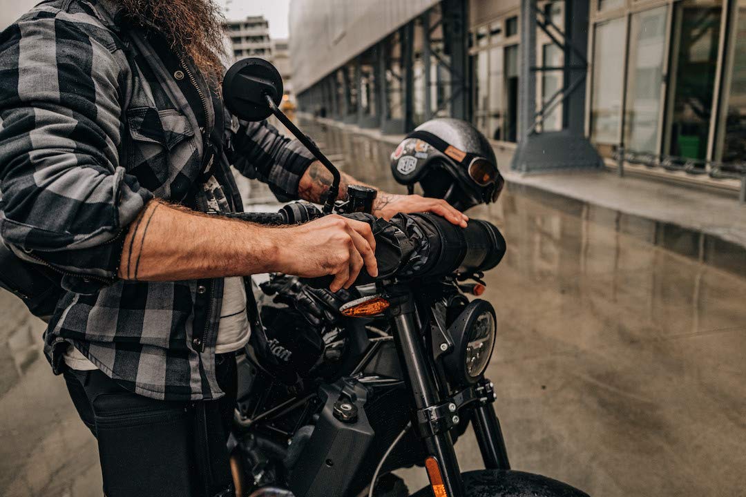 Sac Sécurisé pour Casque de Moto - Antivol - Anti Effraction - Tissu Technique Ultra Résistant - Compact - Pliable - Étanche - Capacité de 21 litres - Safety Bag - Garantie 3 Ans - Noir
