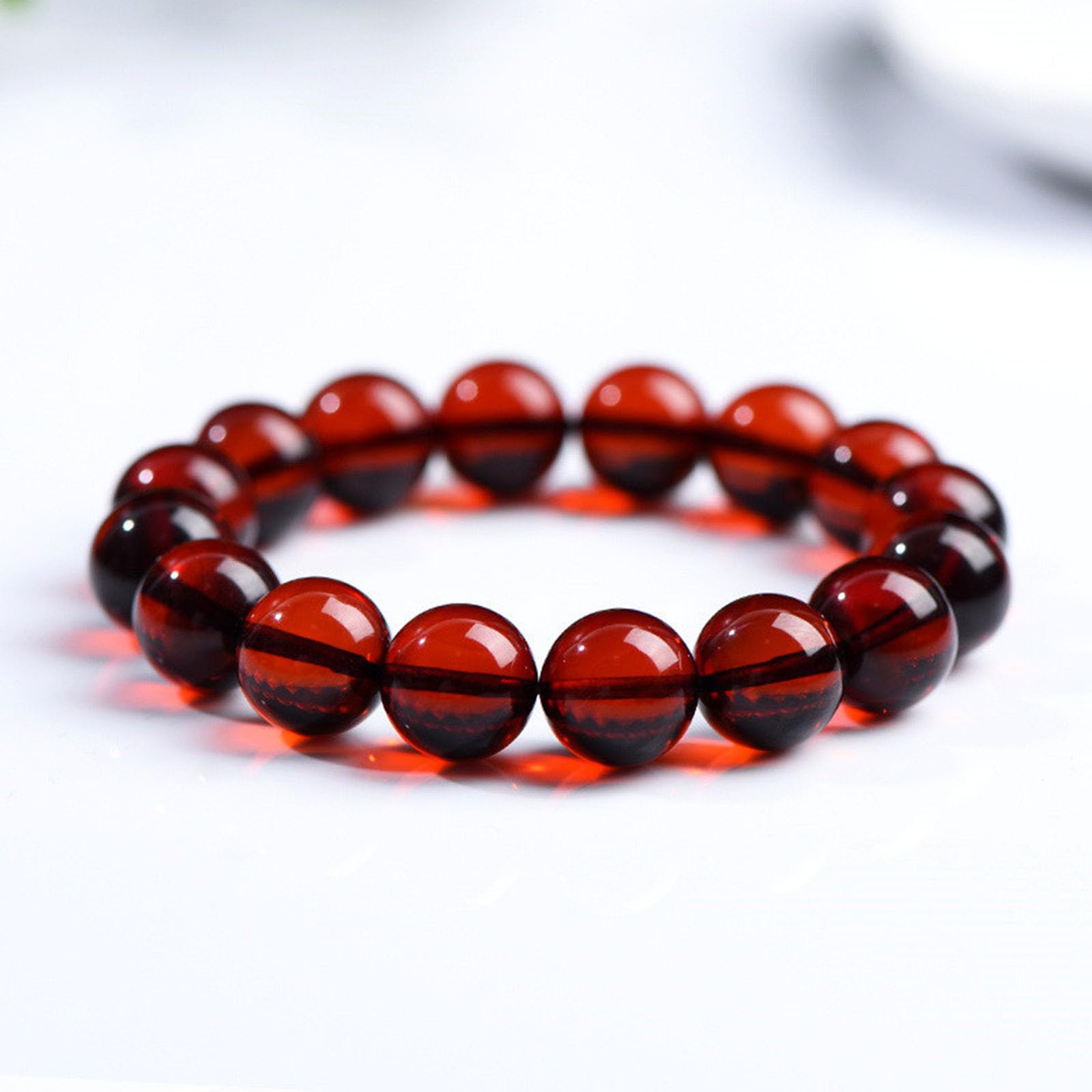 Pulsera de ámbar Sangre Natural de Grado 7A | Pulsera Artesanal de Cuentas de Cristal Rojo Premium | Pulseras elásticas de ámbar para Mujer,7.8~8.8mm