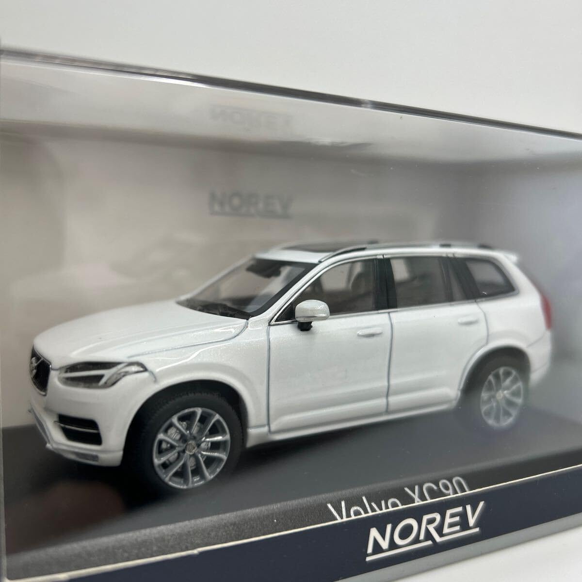 404-067 ノレブ 1/43 ボルボ VOLVO XC60 White 404-067 ノレブ 1/43 ボルボ VOLVO XC60 White 404-067 ノレブ 1/43