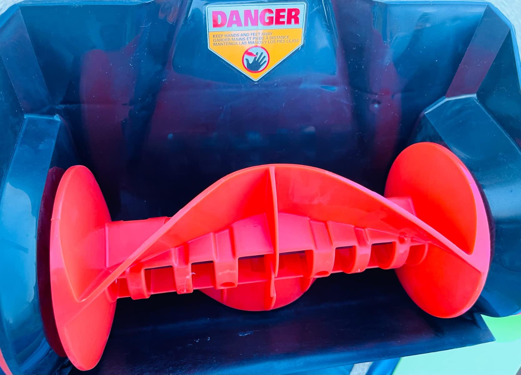 VOLTASK Cordless Snow Shovel, 24V | 13-Inch | 4-Ah Cordless Snow Blower, Battery Snow Blower with Directional Plate & Adjustable Front Handle (4-Ah Battery & Quick Charger Included) photo review