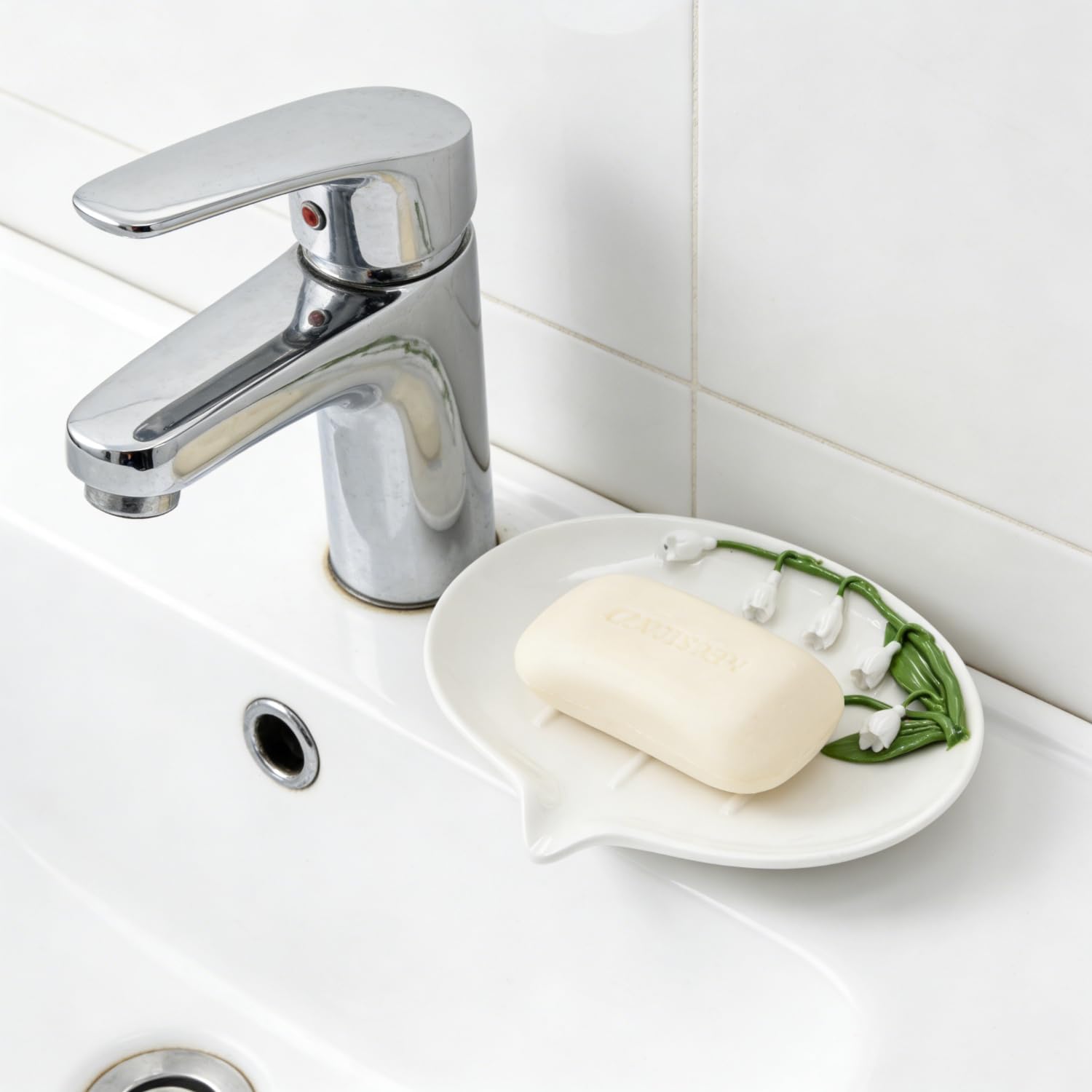Flower Ceramic Soap Dish, Modern White Bar Soap Holder, Easy to Clean Multi-Purpose Soap Tray for Sponges, Jewelry, Bathroom Shower & Kitchen