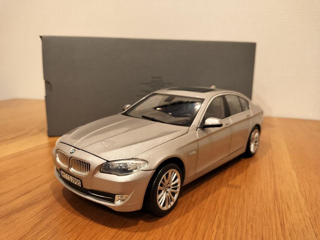 BMW550i ダイキャストカー 1/18スケール BMW550i ダイキャストカー 1/18スケール