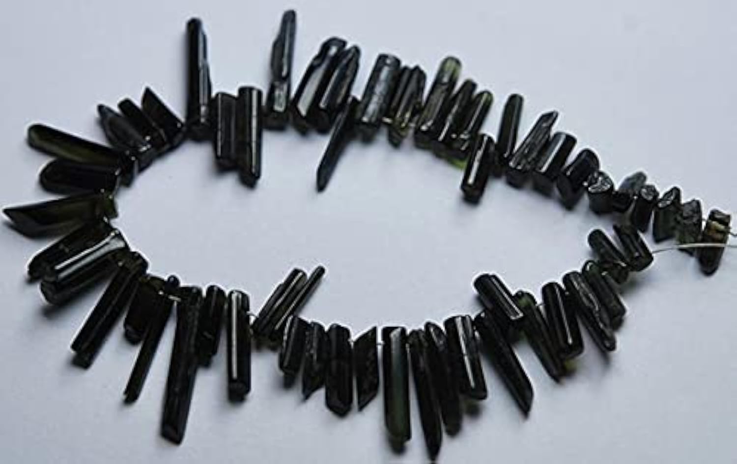 Tourmaline noire sticks 6-12mm LKBEADS : grossiste fil de pierres naturelles pour joaillerie