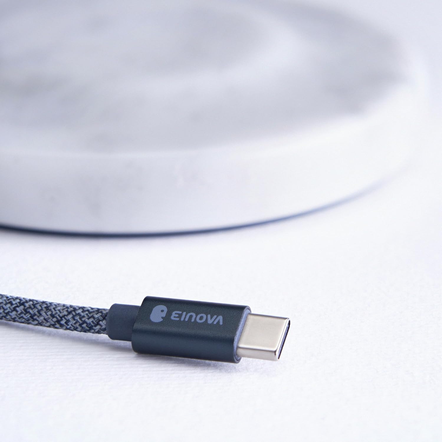 EINOVA Classic Stone - Cargador inalámbrico de mármol diseñado en Italia, almohadilla de carga inalámbrica, cable USB-C integrado de 6 pies, smartphones, auriculares inalámbricos, relojes inteligentes
