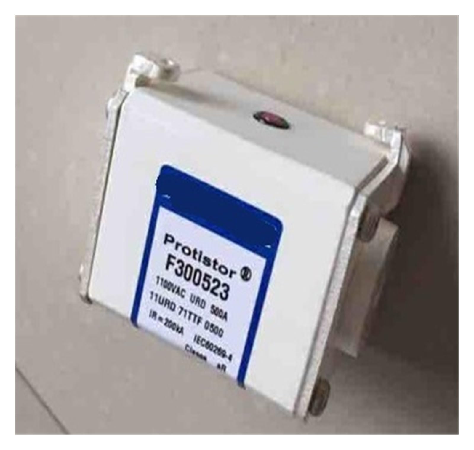 Fusibles 10 URD 71 TTF 0700 haute capacité 700A pour éviter la surchauffe des transformateurs