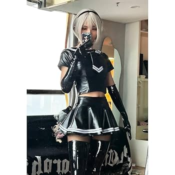 エナメル制服 ラバースーツ × エナメルセーラー服 初めて体感温度-12度の雪原