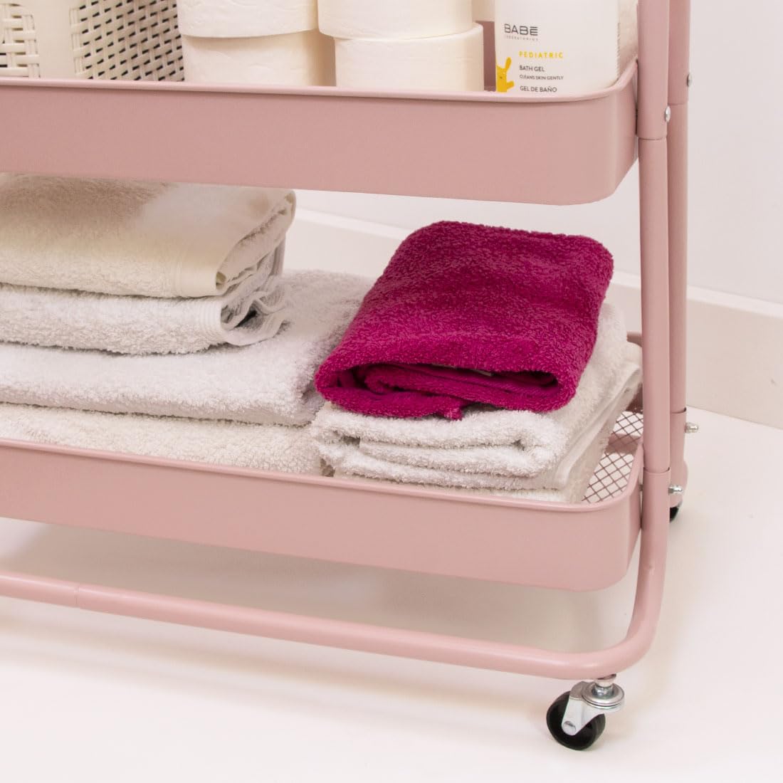 Craftelier - Carrito Grande Metálico de Organización con 3 Bandejas | 4 Ruedas Giratorias 360º con Frenos en 2 | Tamaño Total: 71,2 x 61 x 29 cm - Profundidad de Las Bandejas: 6,6 cm | Color Rosa