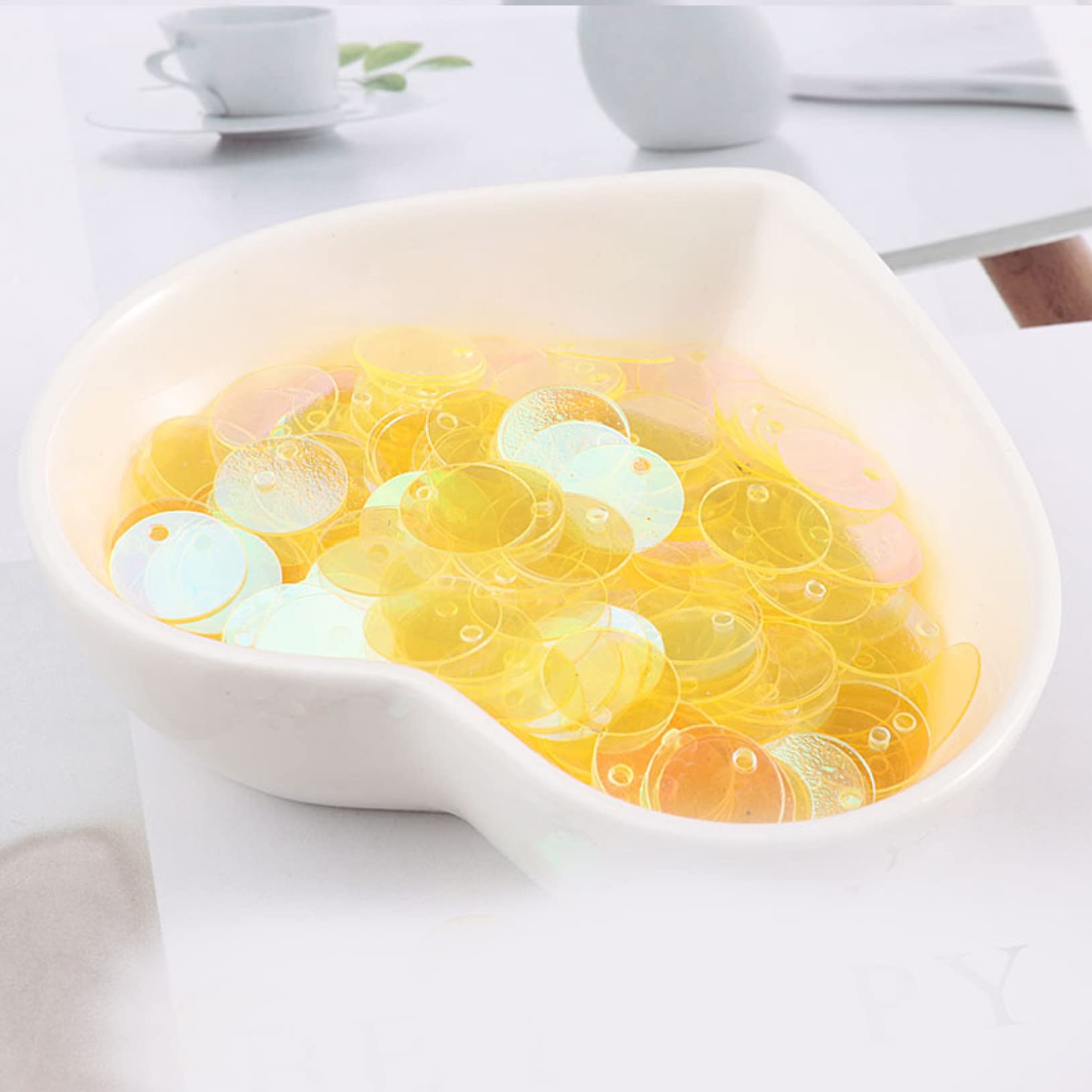 Luźne cekiny, Paillettes500g Cekiny Przezroczyste Kolorowe Okrągłe Szycie Akcesoria Do Sukni Ślubnej Paillettes Dekoracja DIY Materiał do szycia (Kolor: Żółty, Rozmiar: 1 cm 500g)