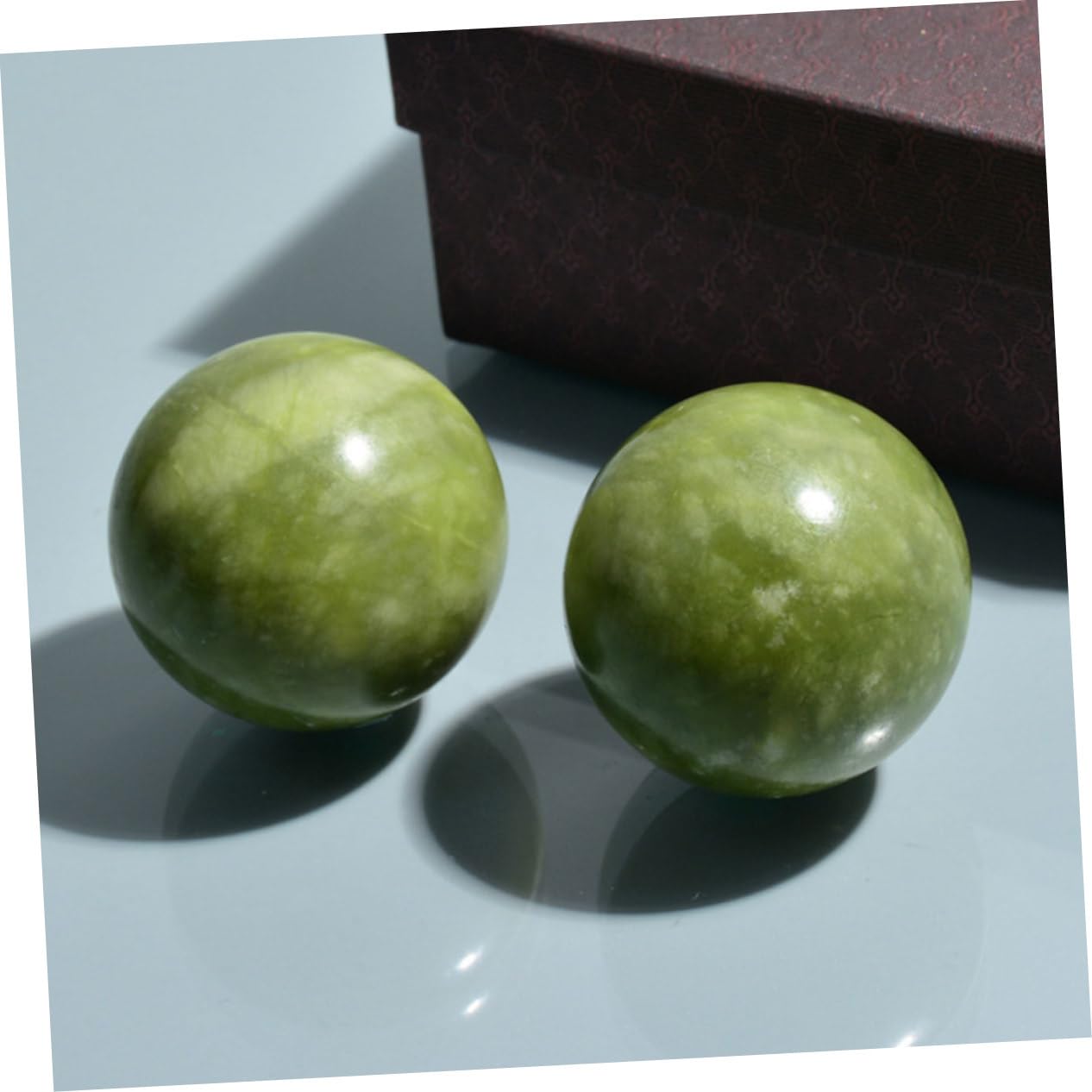 Handmassagebälle Tragbar Grüne Jade 2 Stück mit Glatter Oberfläche und Muskelentspannung für Gesundheitsübungen und Selbstmassage zu Hause