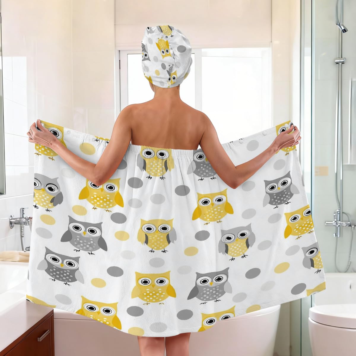 Mikrofaser-Duschtuch für Damen, mit Haar-Handtuch, niedliche gelb-graue Eulen, lustige Tiere, weiche Körperwickel, Kleid mit Haartrocknungskappe für Strand, Pool, Spa, 2 Sets