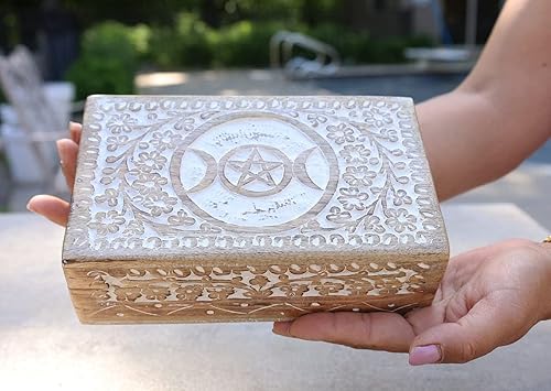 DharmaObjects Triple Moon - Caja de almacenamiento de madera tallada a mano para joyas (color blanco, grande)