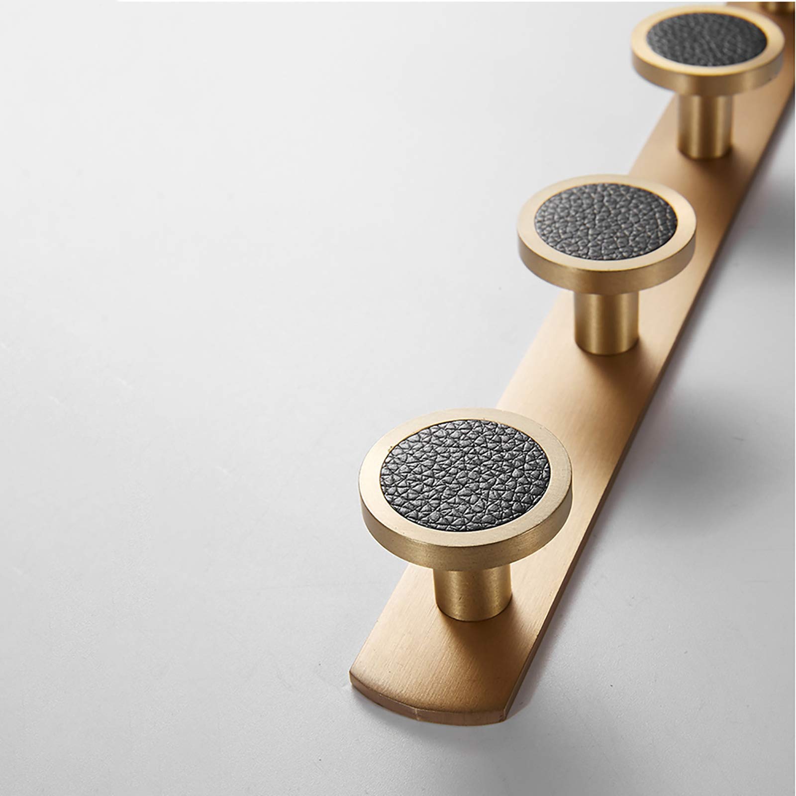 Patère Murale avec 5 Crochets, Laiton Porte Manteau Or Brossé, pour Cuisine, Salle de Bain, Bureau, Installation à Vis, Black Shell