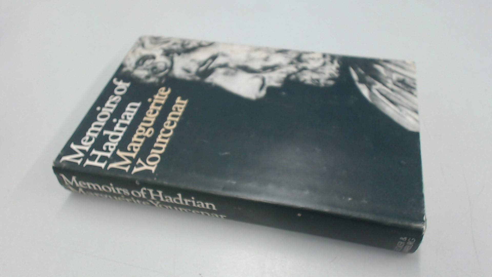 Amazon Memoirs Of Hadrian Yourcenar Marguerite Historical