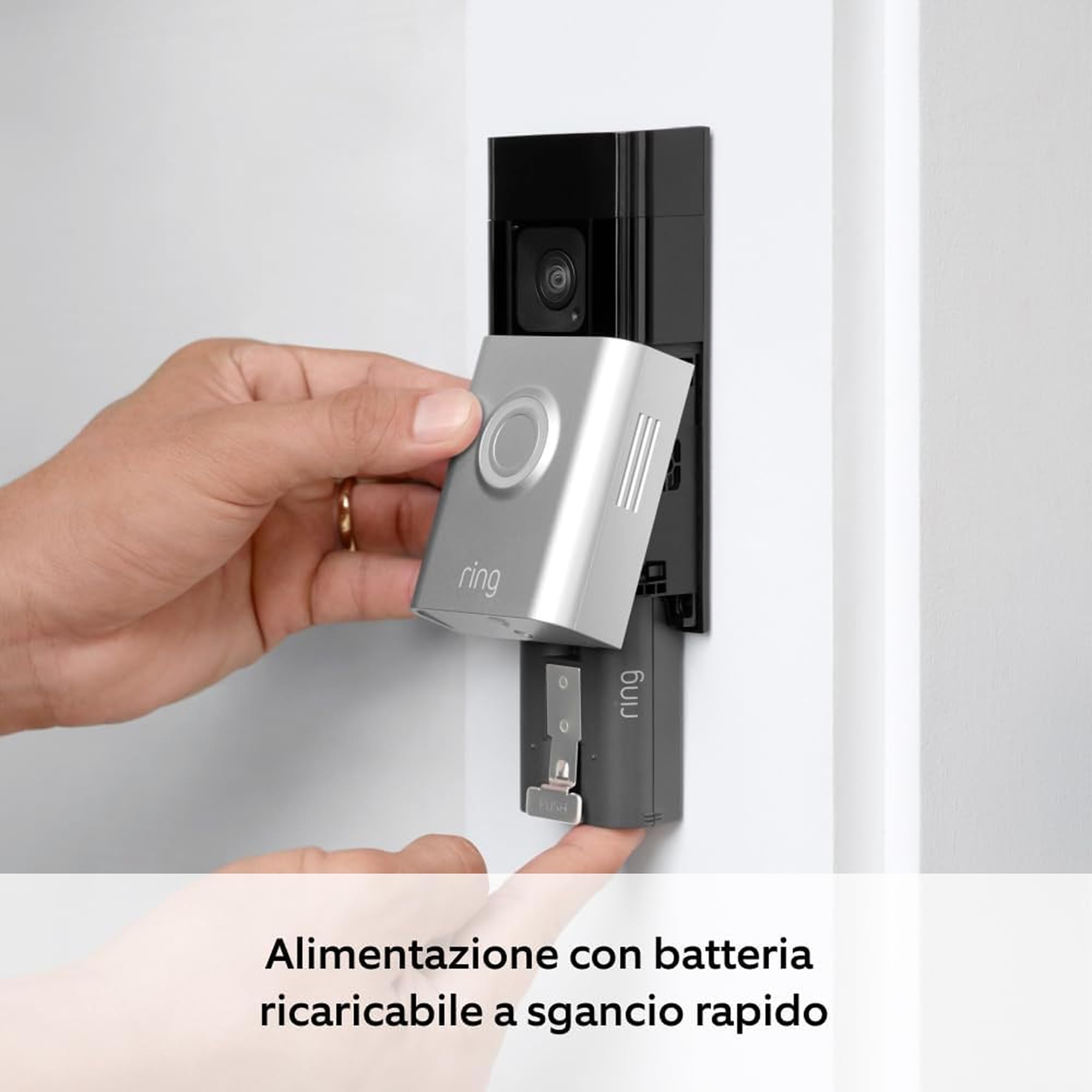 Ring Videocamera interna Plus (ultimo modello) con Videocitofono Plus a batteria | Videocamera di sicurezza plug-in | Retinal 2K, zoom ottimizzato 4x | Prova gratuita di 30 giorni del piano Ring Home