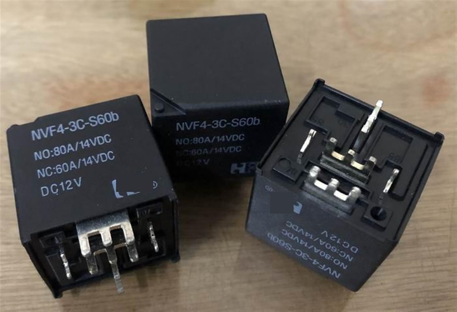 Relé 5 pines NVF4-3C-S60b con capacidad de 80A para alta corriente 2