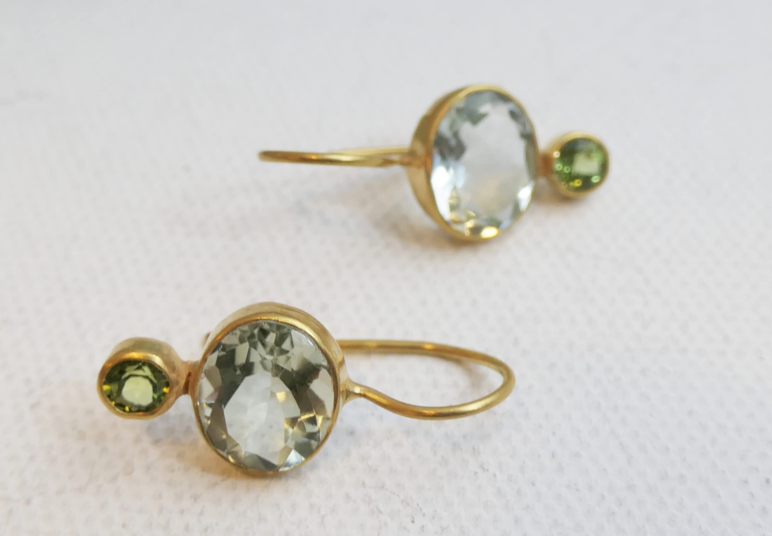 Orecchini Pendenti con Ametista Verde e Peridoto in Argento Sterling 925 Placcato Oro - Gemme Naturali Raffinate da Donna
