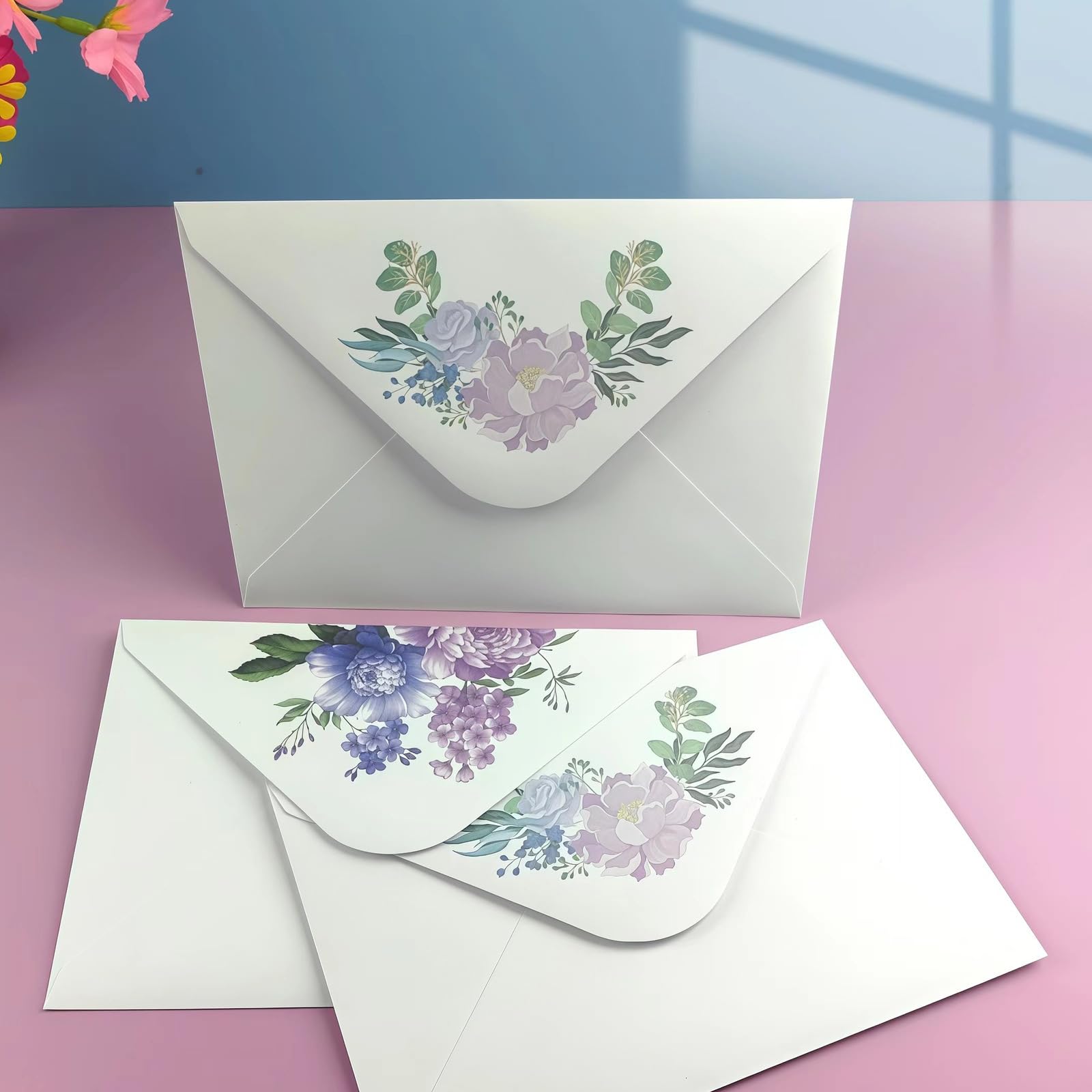 De 100 enveloppes de papeterie florales délicates Fermeture adhésive Idéal pour les invitations de mariage et les occasions spéciales Enveloppe florale