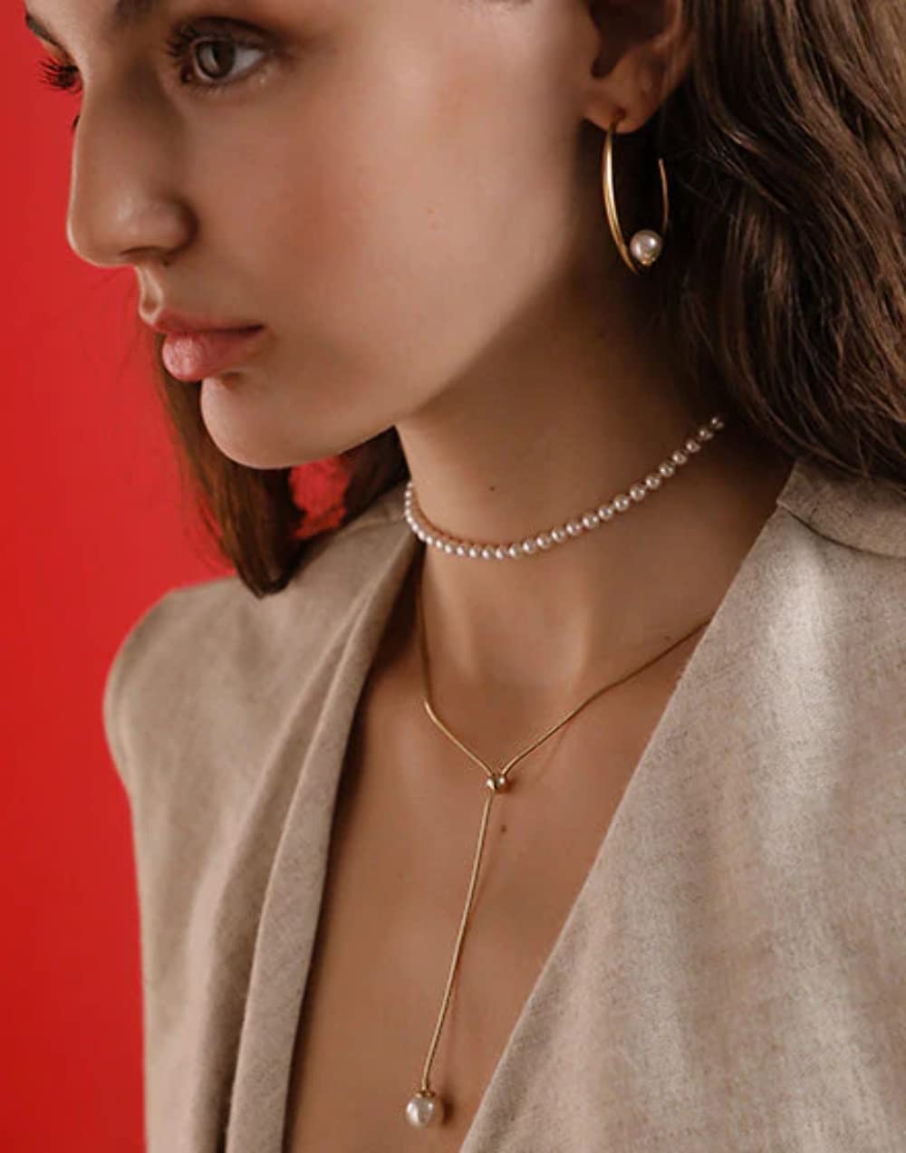MAJORICA Pendiente Aro Dorado Perla Alba para mujer con un diseño clásico y elegante, 4cm ø, cierre de pincho en plata bañada en oro de 18k, perla redonda blanca de 8mm.