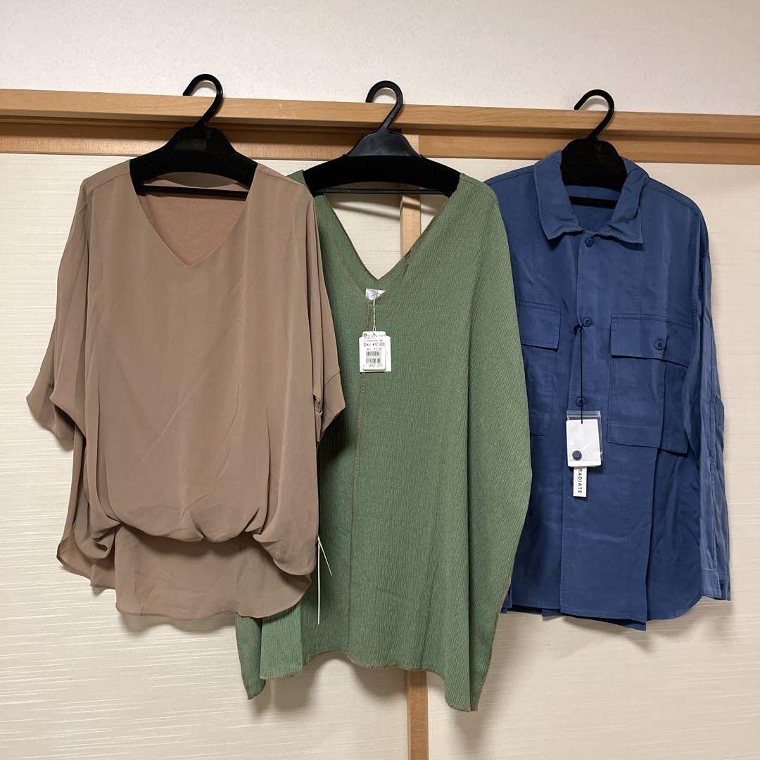 2023年ラディエイト福袋 98,180円分の衣服 錆付き 
