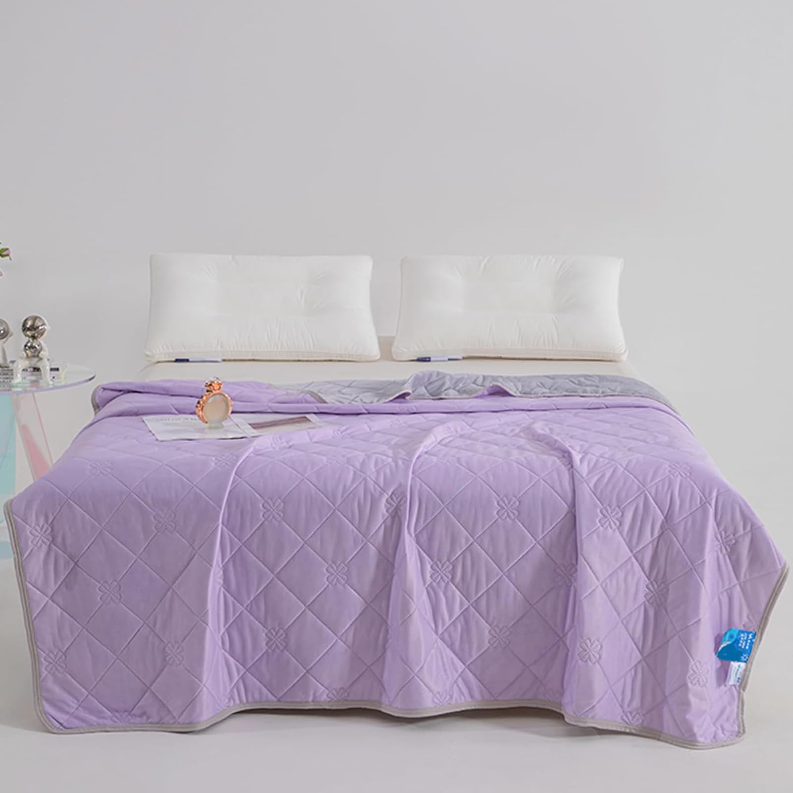 Care Spring Purple Quilted Bedspreads King Size, Soft Reversible Microfiber Bed Spread Coverlet, Floral Embossed Bed Throw For Bedroom Couch Bed Decor,,150 * 200Cm
