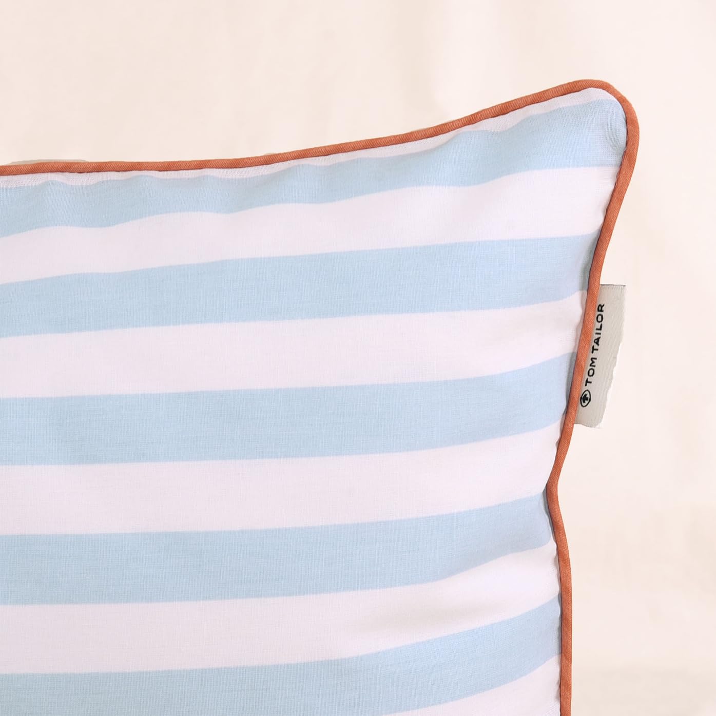 TOM TAILOR Bettwäsche Stripes with a Kick Sky Blue & Light Lemon, 80x80 cm + 155x220 cm, 100% Baumwolle/Perkal, mit Wendemotiv, farbiger Paspel am Kissen und Markenreißverschluss