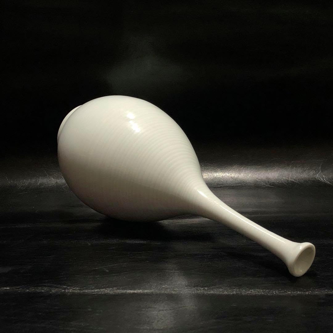 美しい古美術◼️蔵から美しい形状の謎の壺、壷が出てき