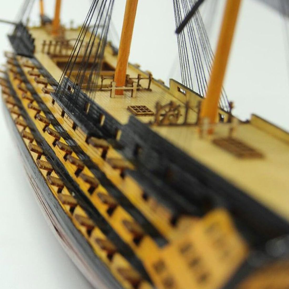 MechEdu HMS Victory 1:200 - Historisches Segelschiff Zum Selberbauen Aus Holz