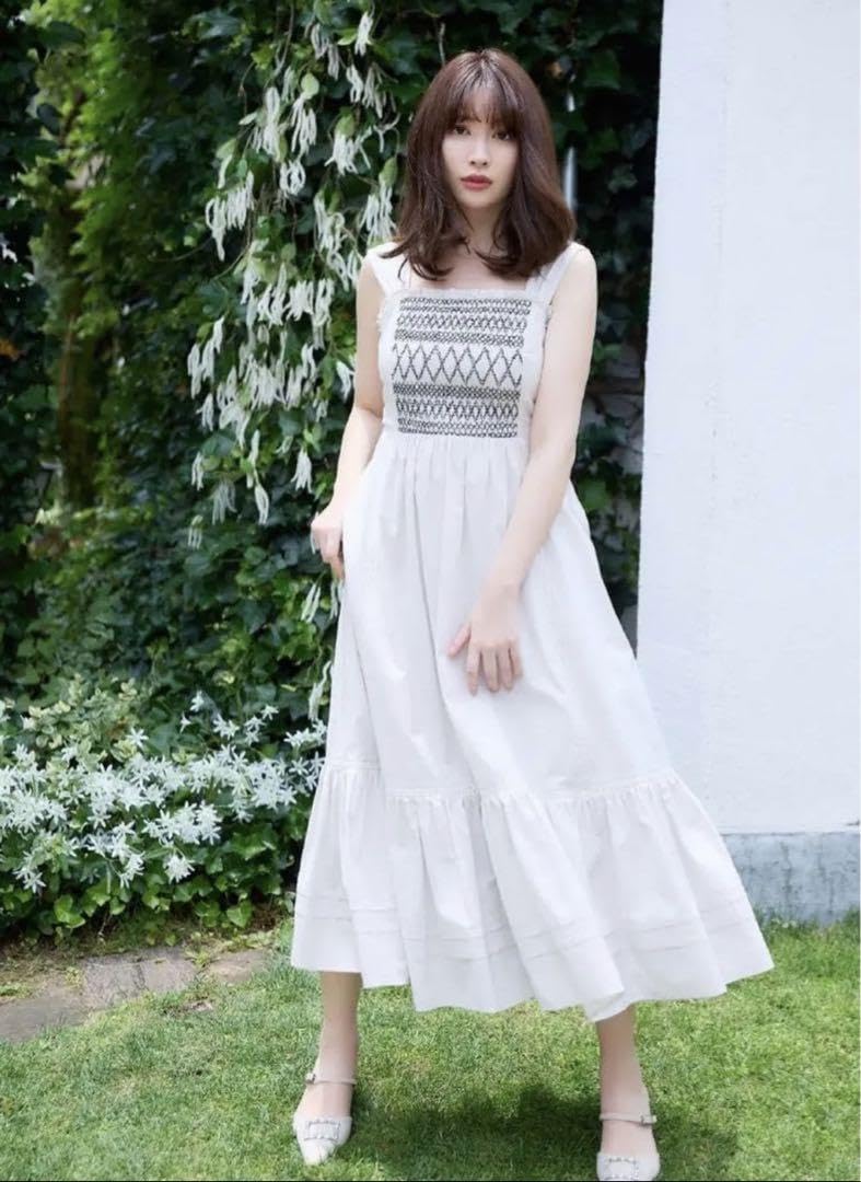 Amazon.co.jp: Herlipto Back Ribbon Smocked Long Dress Merchandise 