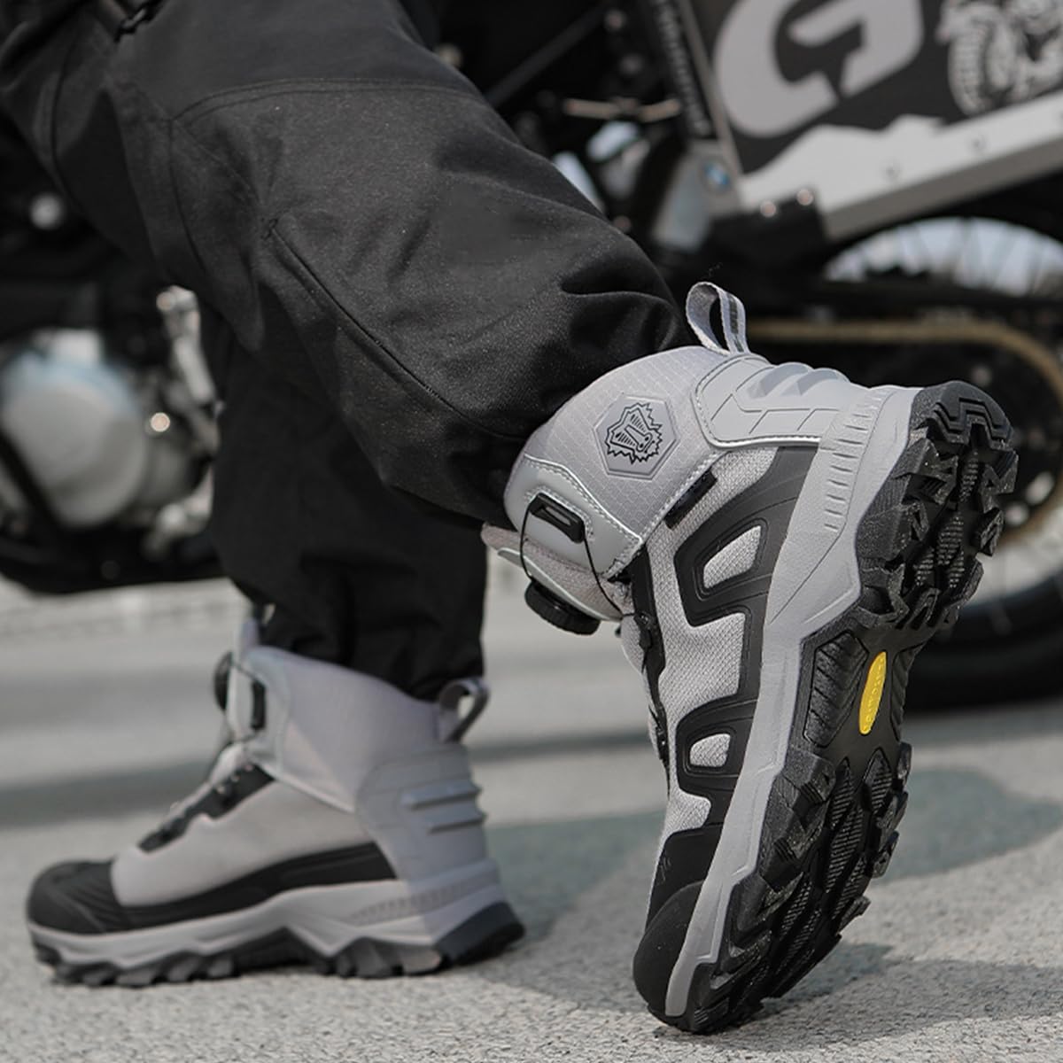 SDEQA Stivali Moto Uomo Donna Scarpe de Moto | Antiscivolo Impermeabili Traspiranti Supporto alla Caviglia e Shift