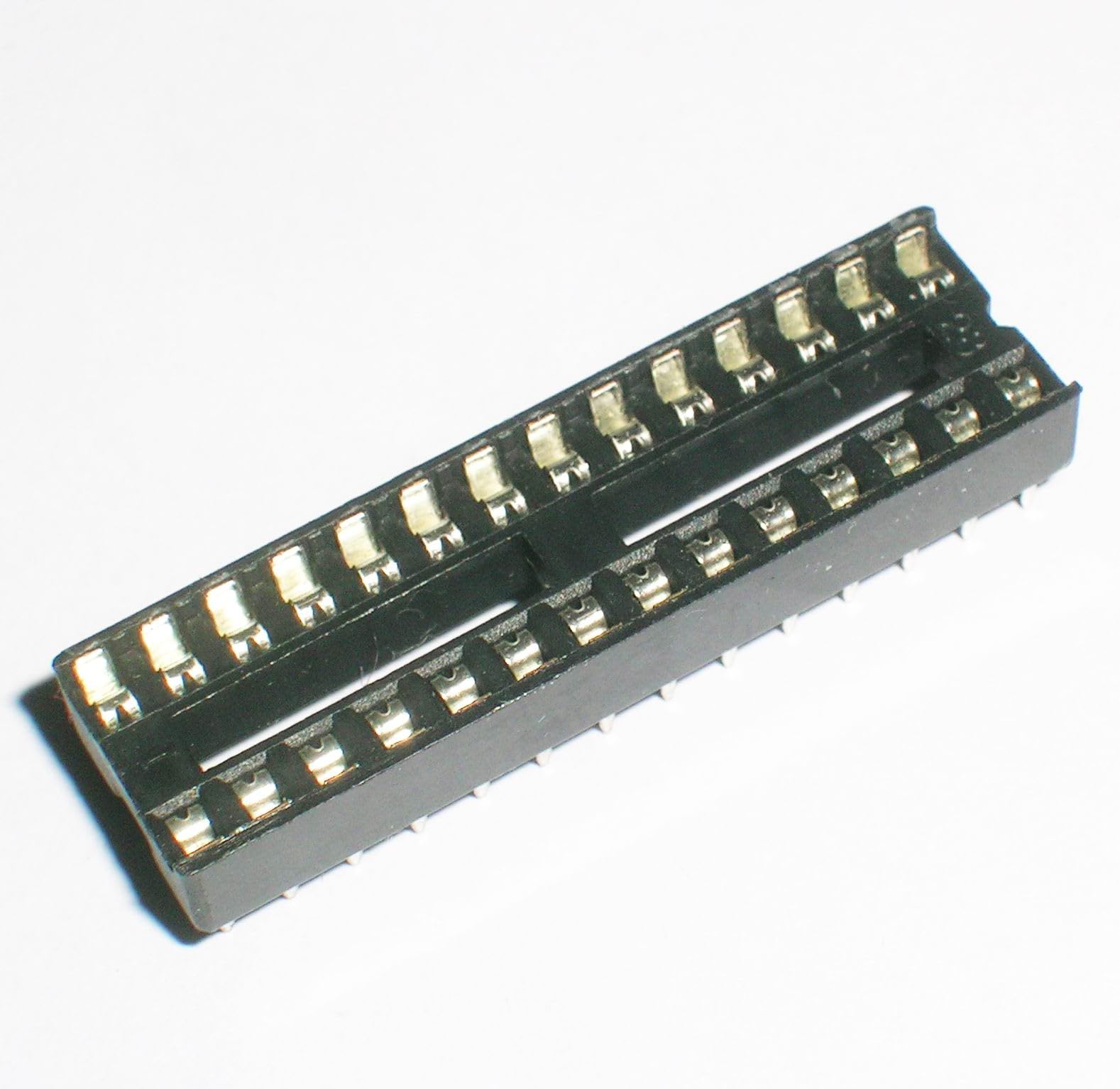 35pcs IC Socket DIP28 Foot spacing 2.54mm 36X10X4.5mm