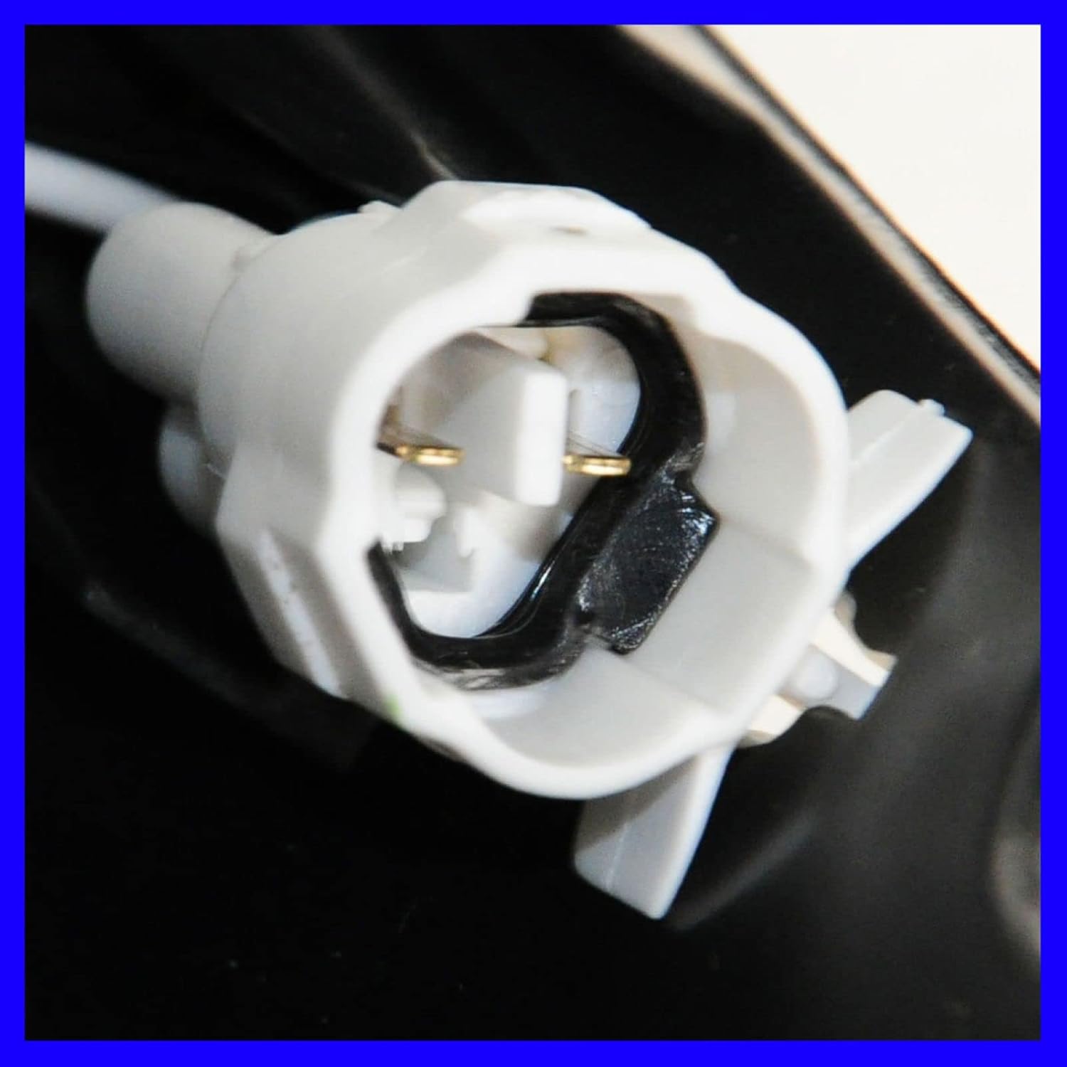 TRQ Driver Side Headlight Assembly Halogen Compatible with 2012-2015 Toyota Prius TO2518134