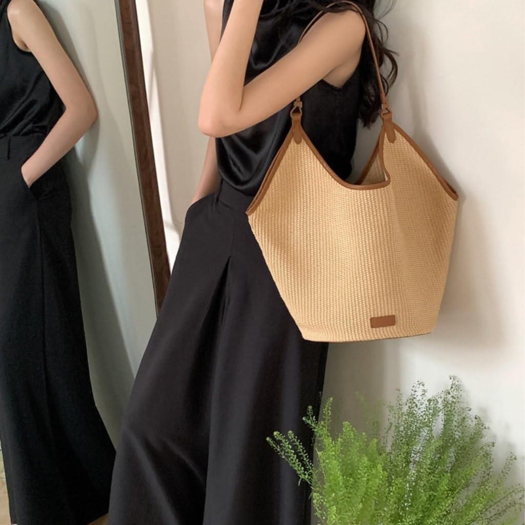 LA PEAU DE GEM ナイロンキルティングポンチョ 黒 LA PEAU DE GEM