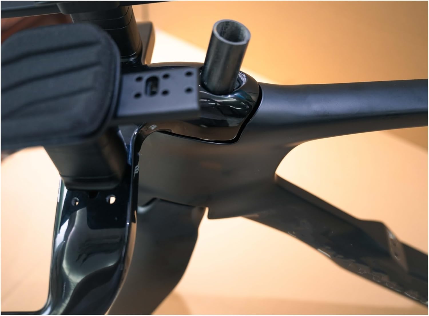 Road Bike TT Carbon Frame Clean Routing Threaded Axis Specification ITA Compatible Di2 Group 700C frameset