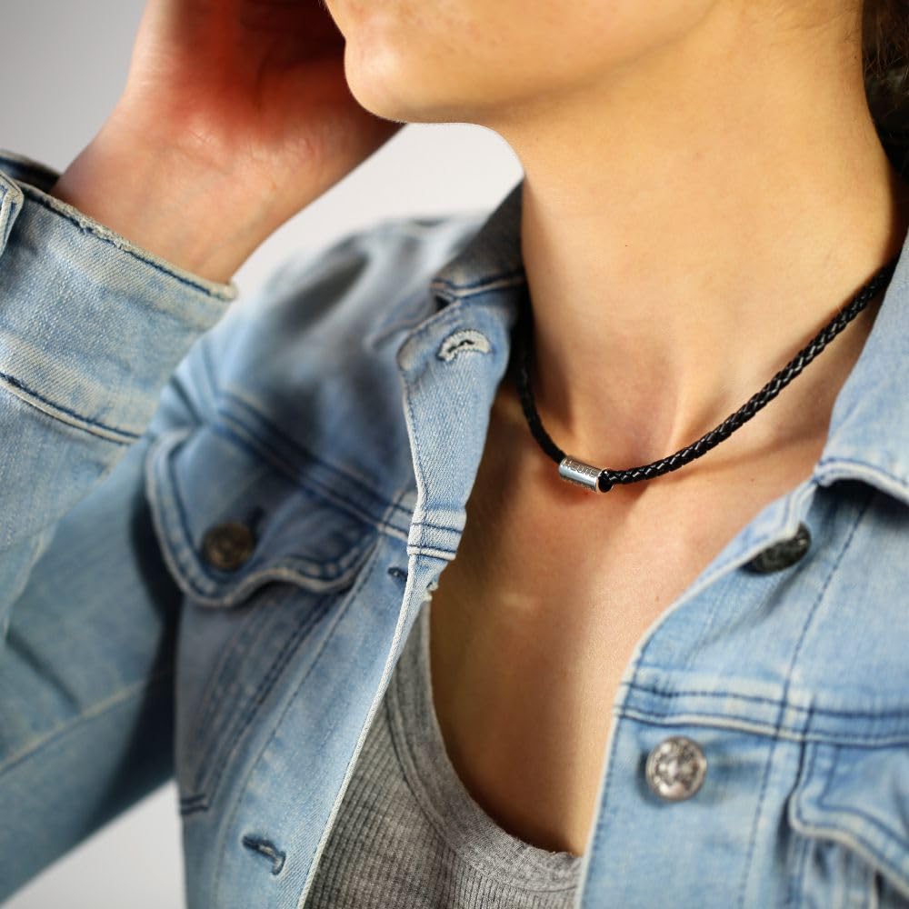 Herrenkette mit Gravur 925 Silber Anhänger Männerkette mit Namen Kette für Mann Leder besonderer Herrenschmuck Schriftrolle | HANDMADE IN GERMANY