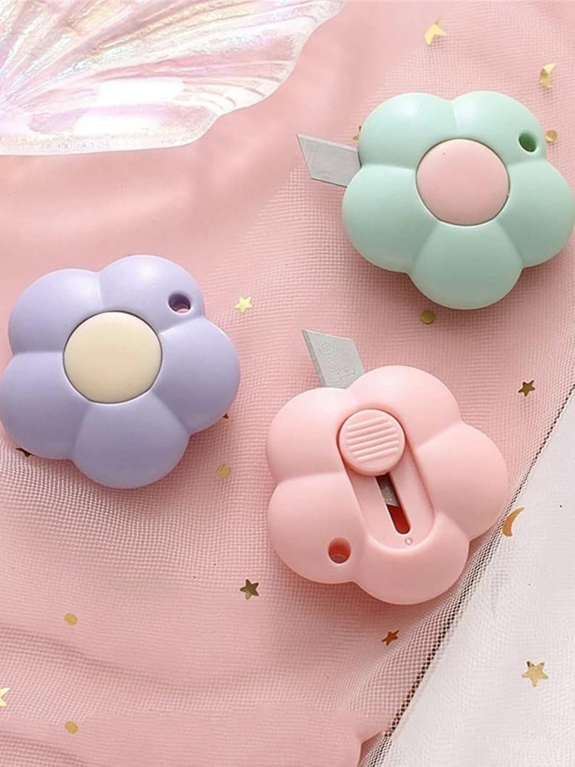 Pick N Pay 1pc Mini Utility Knives Cute Flower Pocket Box Cutters with Slide Locks and Keychain Hole Retractable Letter Opener Envelope Slitter for Home Office School Stationery (Light Green)