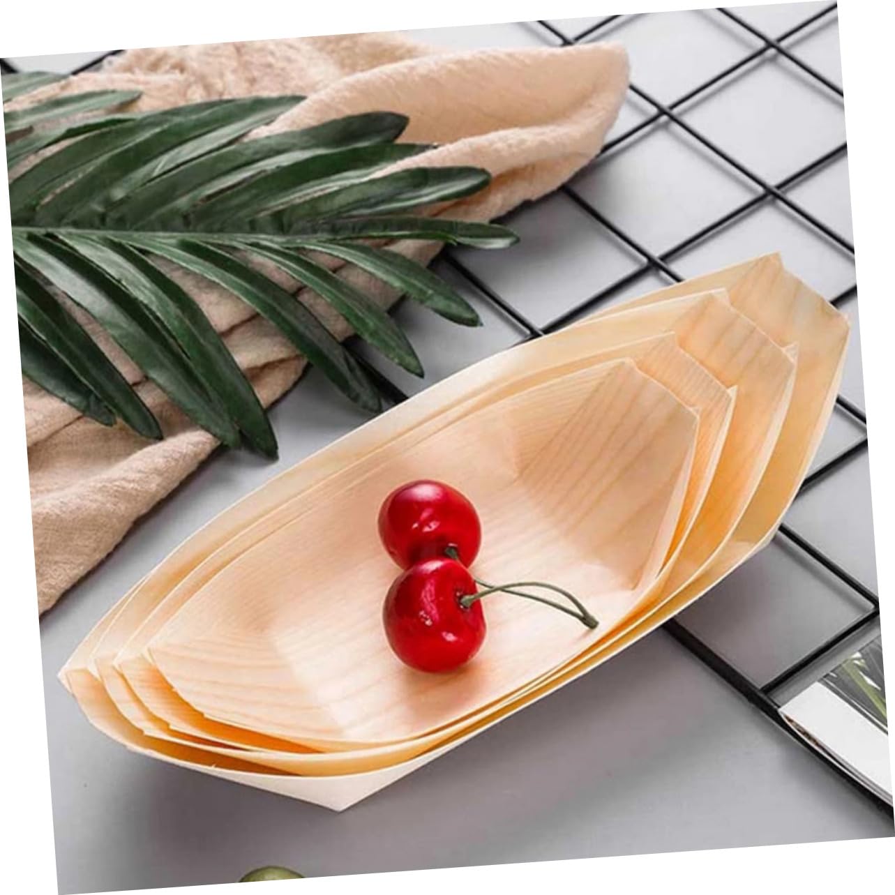 SOLUSTRE 50Pcs Disposable Sushi Boats Boat Shaped Snack Bowl for Restaurant Snacks Creative Serving Tray for Outdoor Events Weddings Parties