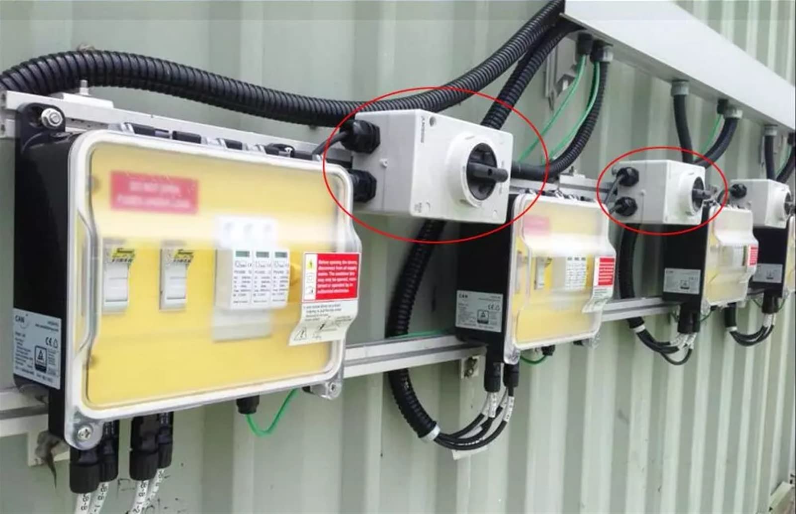 KLVN 1PCS Interruttore isolatore elettrico solare 1000V DC.Interruttore isolatore con 2 coppie connettori solari per di alimentazione solare