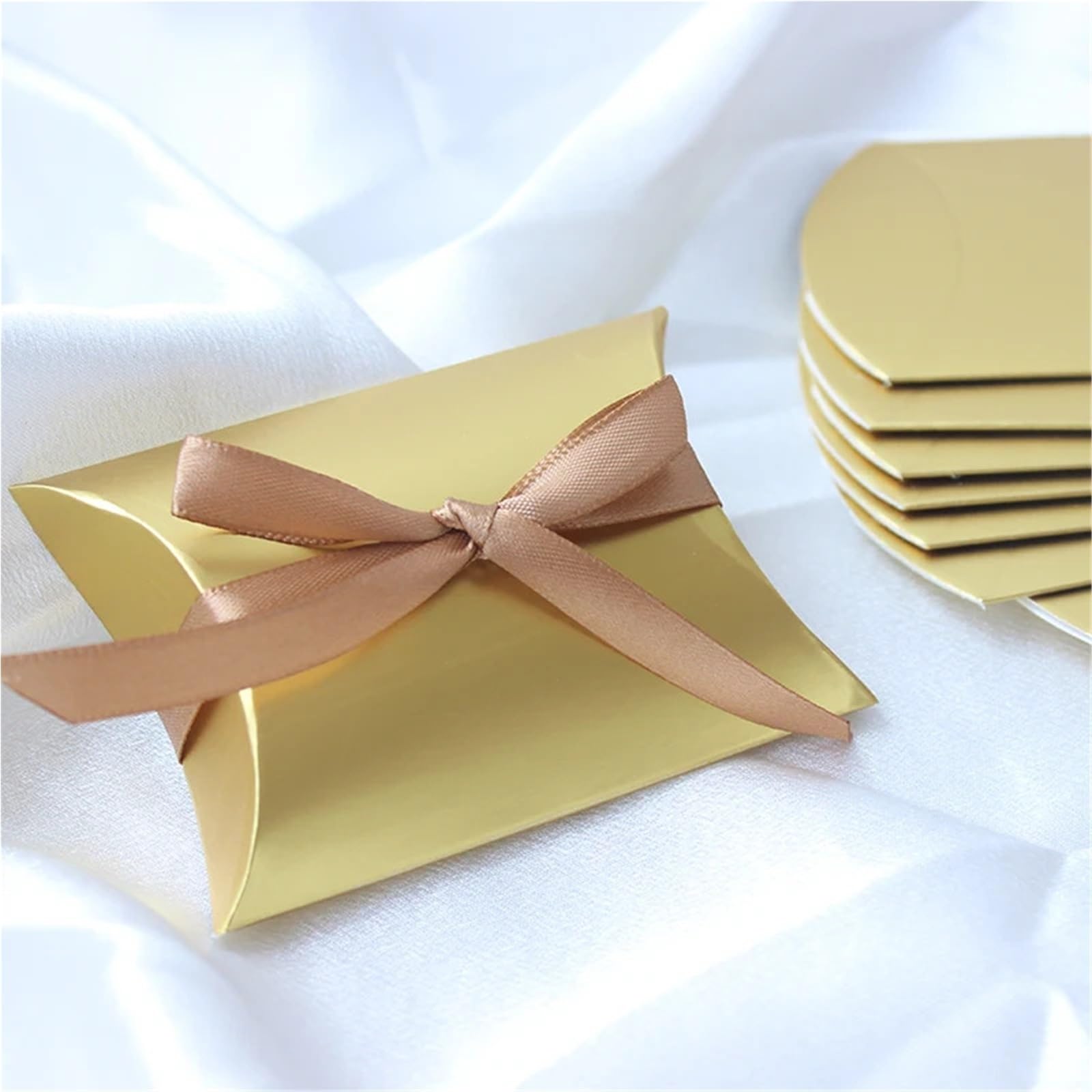 25 goldene Geschenkboxen for Kissen und Süßigkeiten