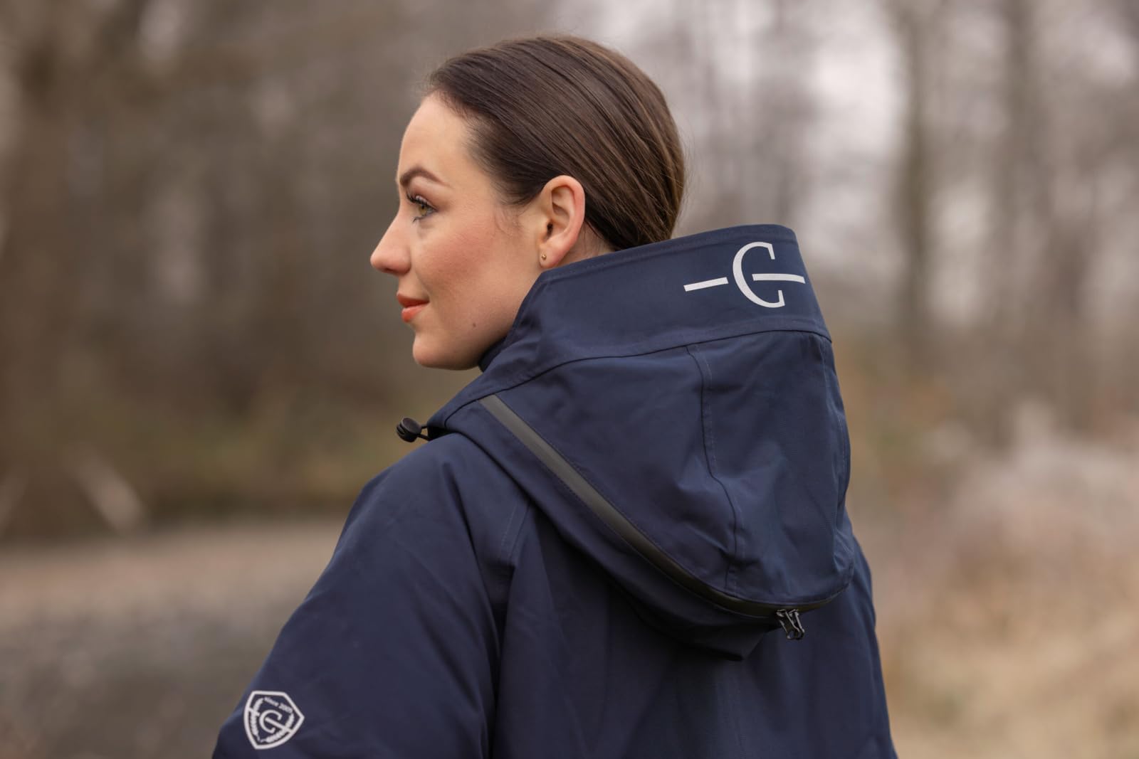 Covalliero - Damen Reitmantel Arktis – Wintermantel wasserabweisend & atmungsaktiv – langer Mantel mit warmem Innenfutter, Kapuze & 2 Taschen – Funktionsmantel im Oversized-Look – XS-XXL