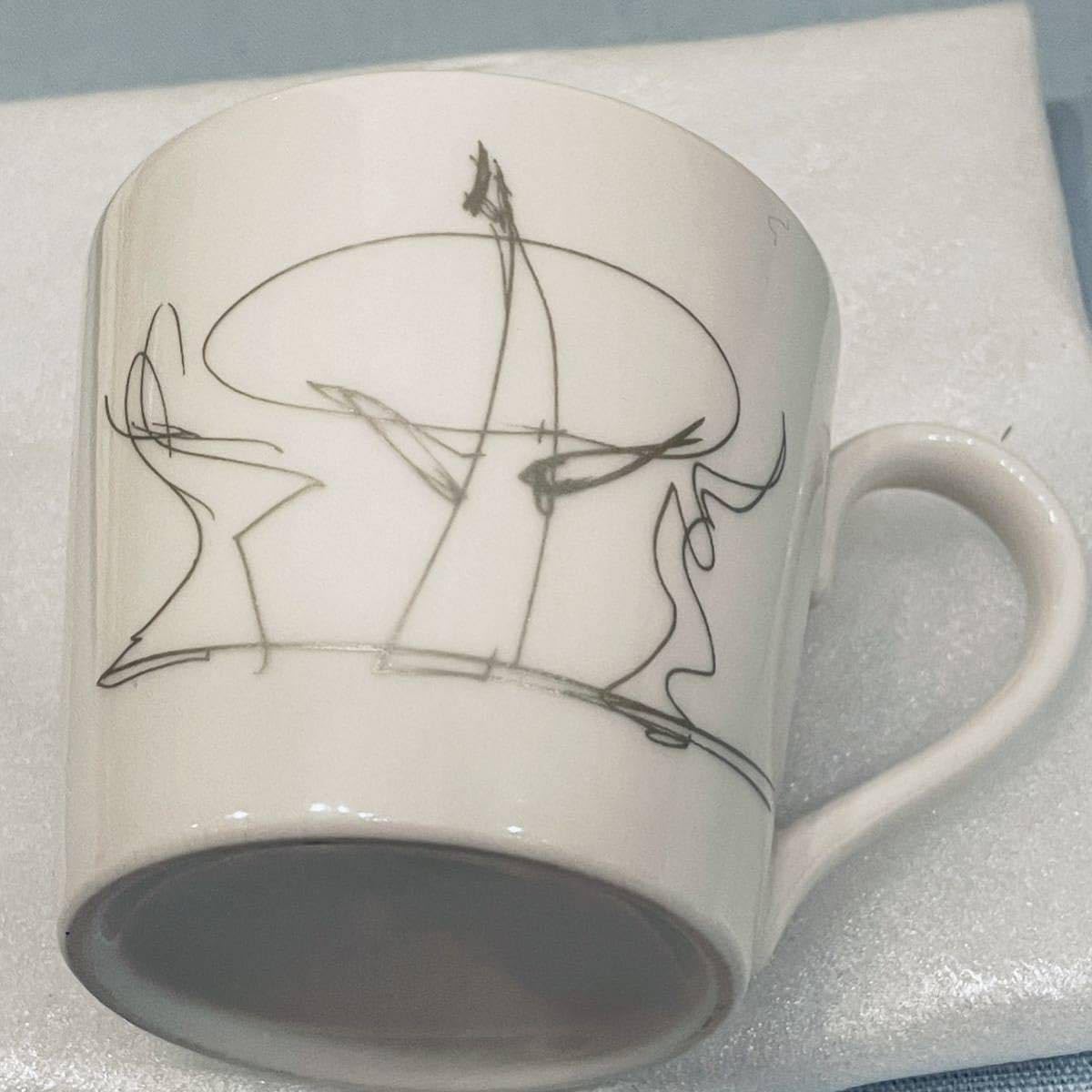 ⭐️新品未使用・限定・非売⭐️　 岡本太郎 太陽の塔 カップ & ソーサー 外箱付 Amazon | 限定 岡本太郎 太陽の塔 カップ & ソーサー 外箱付 | ノー