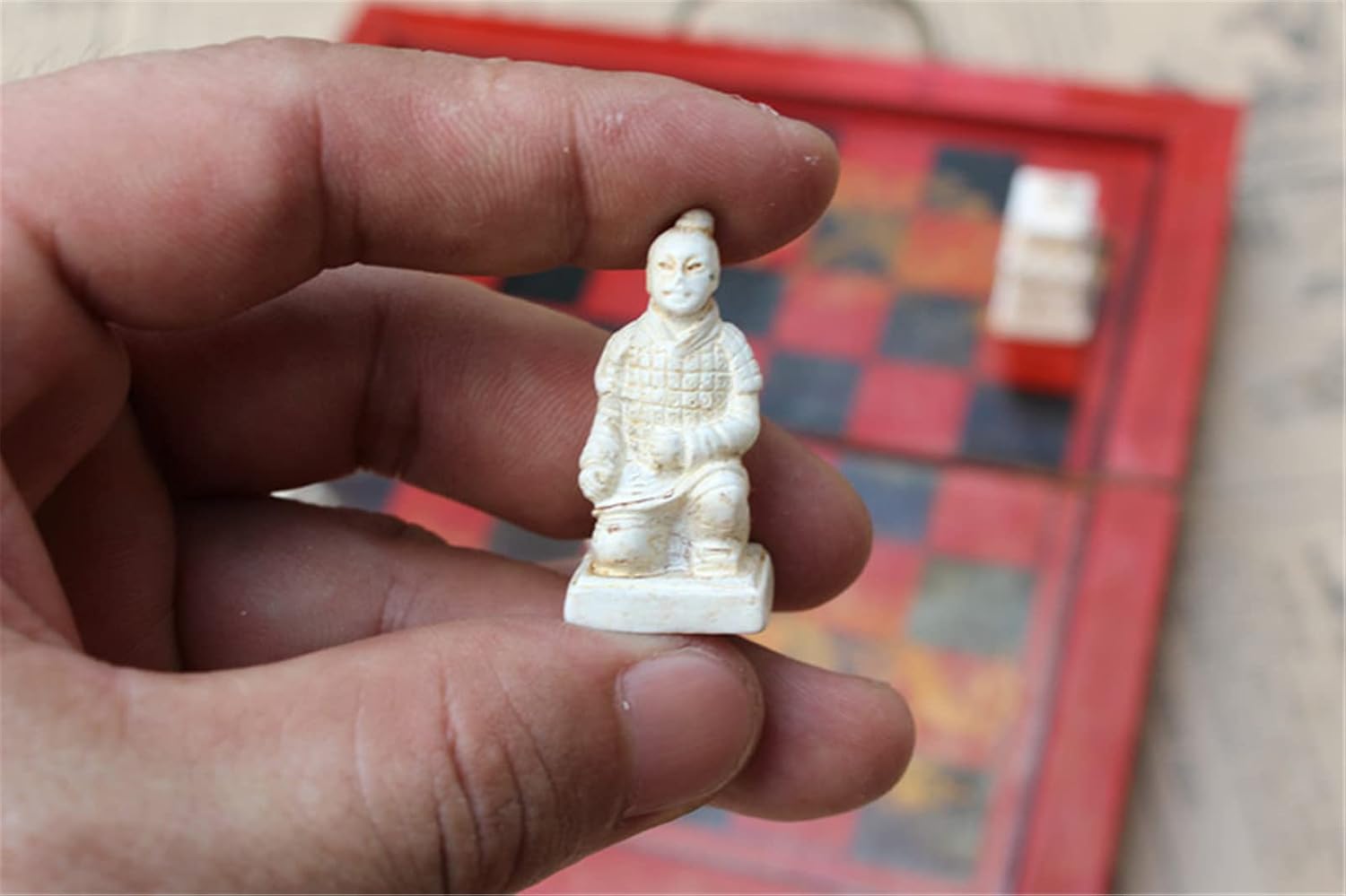 Vintage Chinese Chess Terracotta Warrior 32 Chess Set Xiangqi Travel Game Set, Wooden Chess Traditional Tabletop Strategy and Skill Game Puzzle Games for Adults