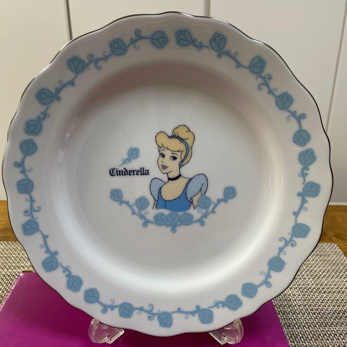 Amazon.co.jp: シンデレラ 陶器人形と絵皿2枚(大小)の3点のセット