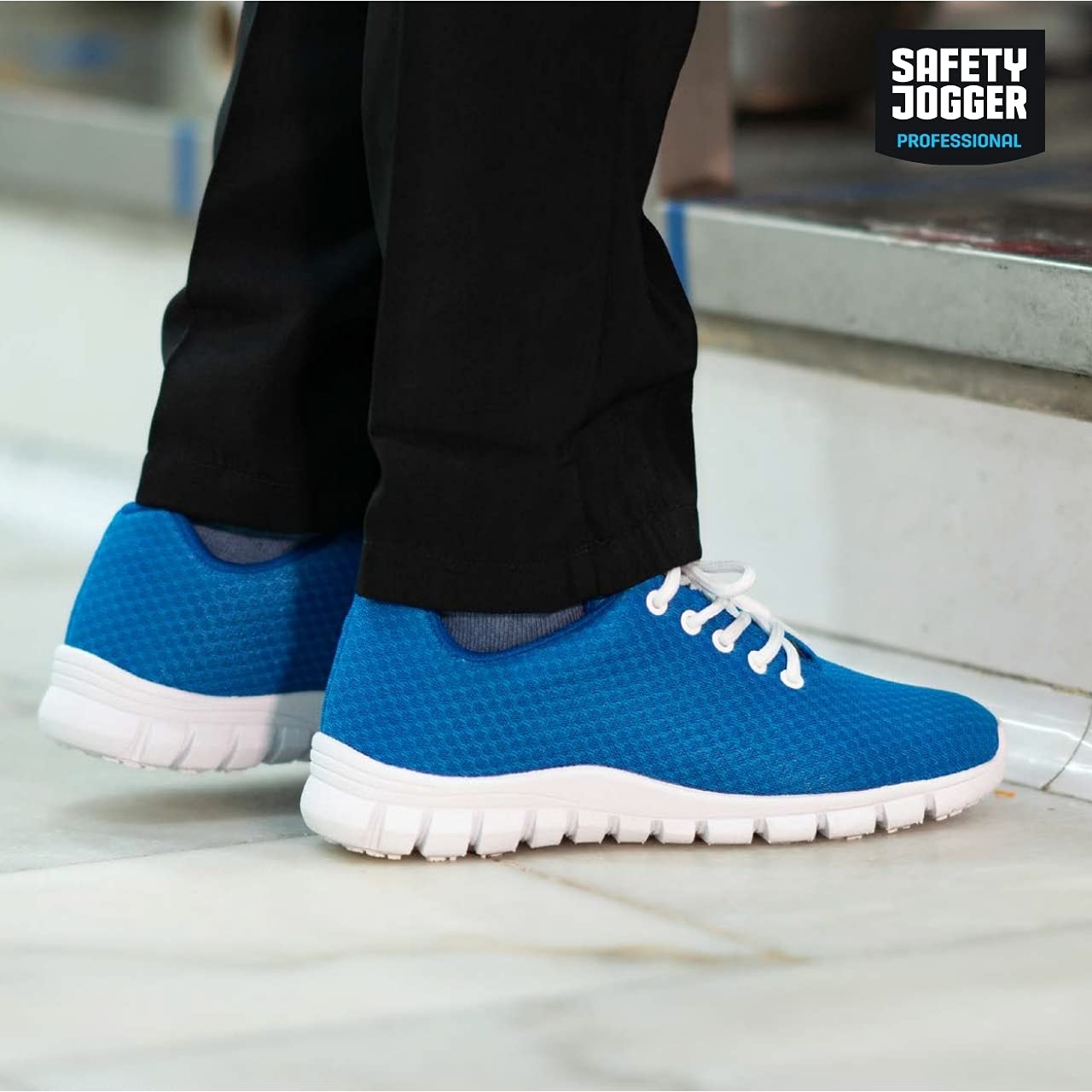SAFETY JOGGER Kassie SRC - Zapatillas de Trabajo para Mujer, Extremadamente Ligeras, Antideslizantes, Ideales para hospitales, Salud, Cocina, procesamiento de Alimentos y Personal de Limpieza, Color