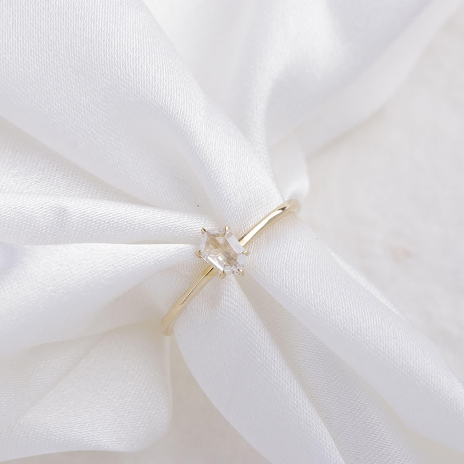 Daesar Anillos de Alianza de Mujer con Irregular Solitario con Cristal, Oro Amarillo 9K/14K/18K, Anillo de Compromiso Oro