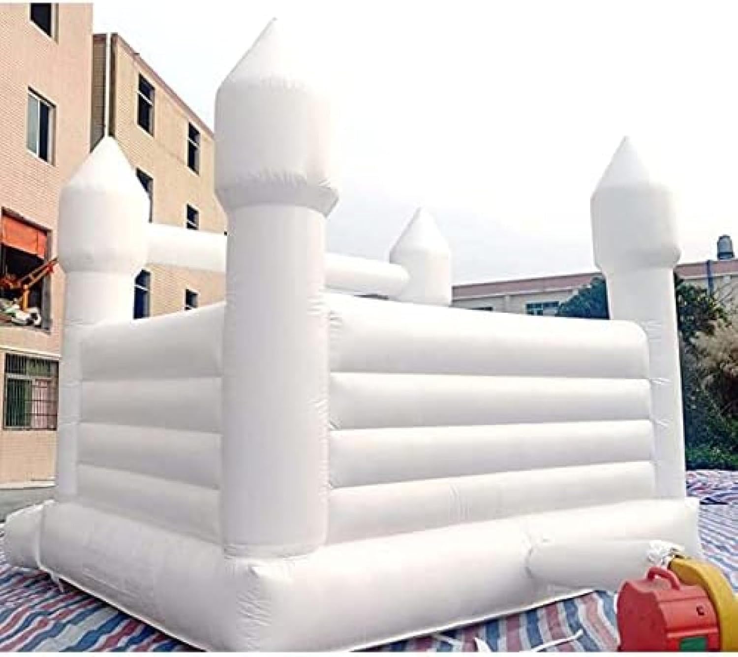 Gonflable Mariage Rebond Maison Château Blanc Pull Rebondissant Château Mariage Fiançailles Décorations Lit Sautant pour La Fête