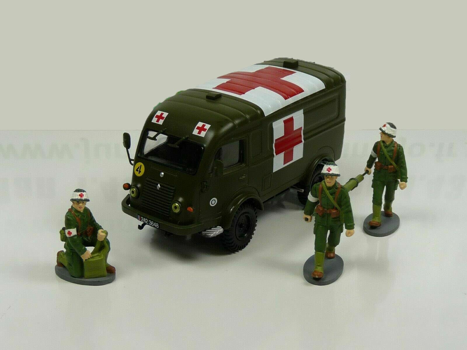 CAMION RENAULT ESTAFETTE - Ambulance Militaire - Boite A Biscuits