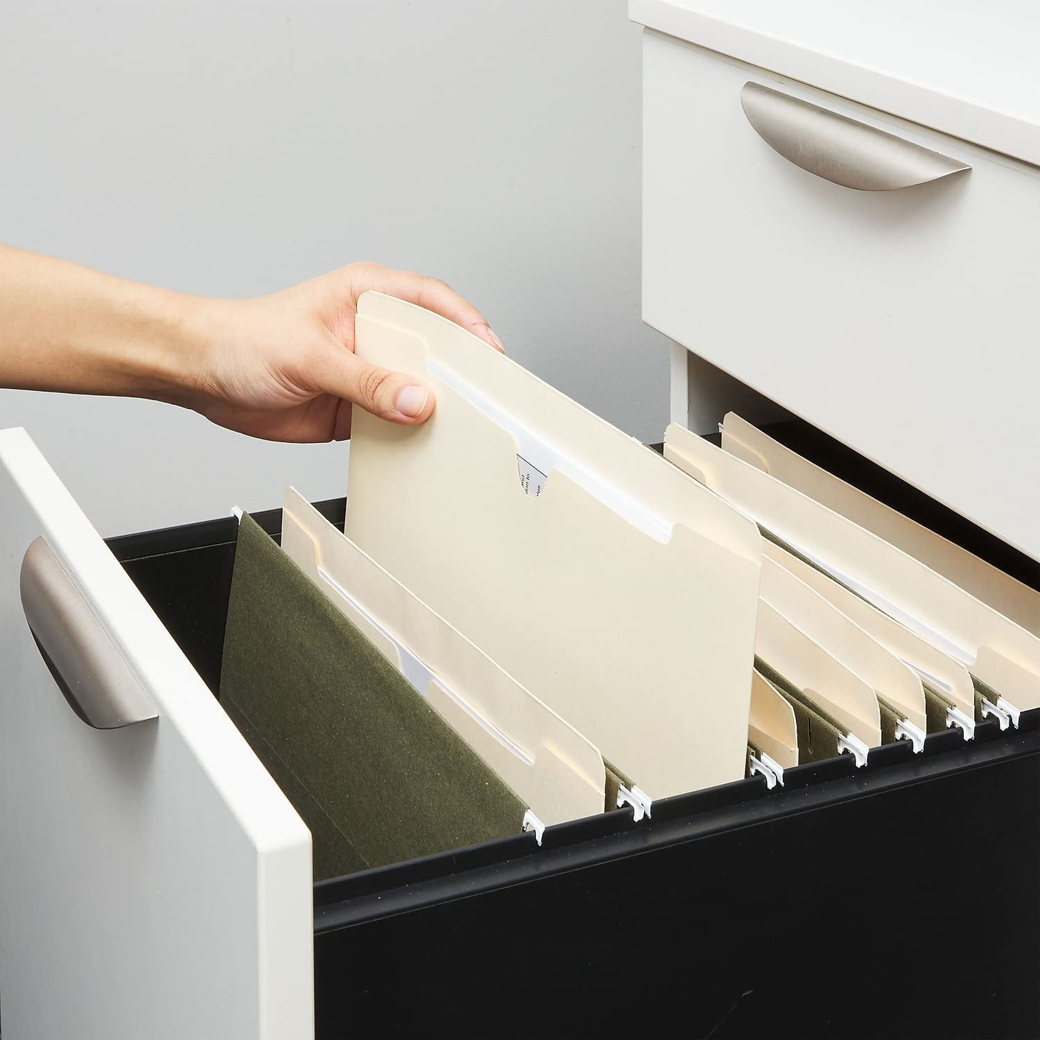 Staples 440373 Aktenhüllen mit verstärkter Lasche 2" Ausdehnung Briefgröße Manila 50/BX
