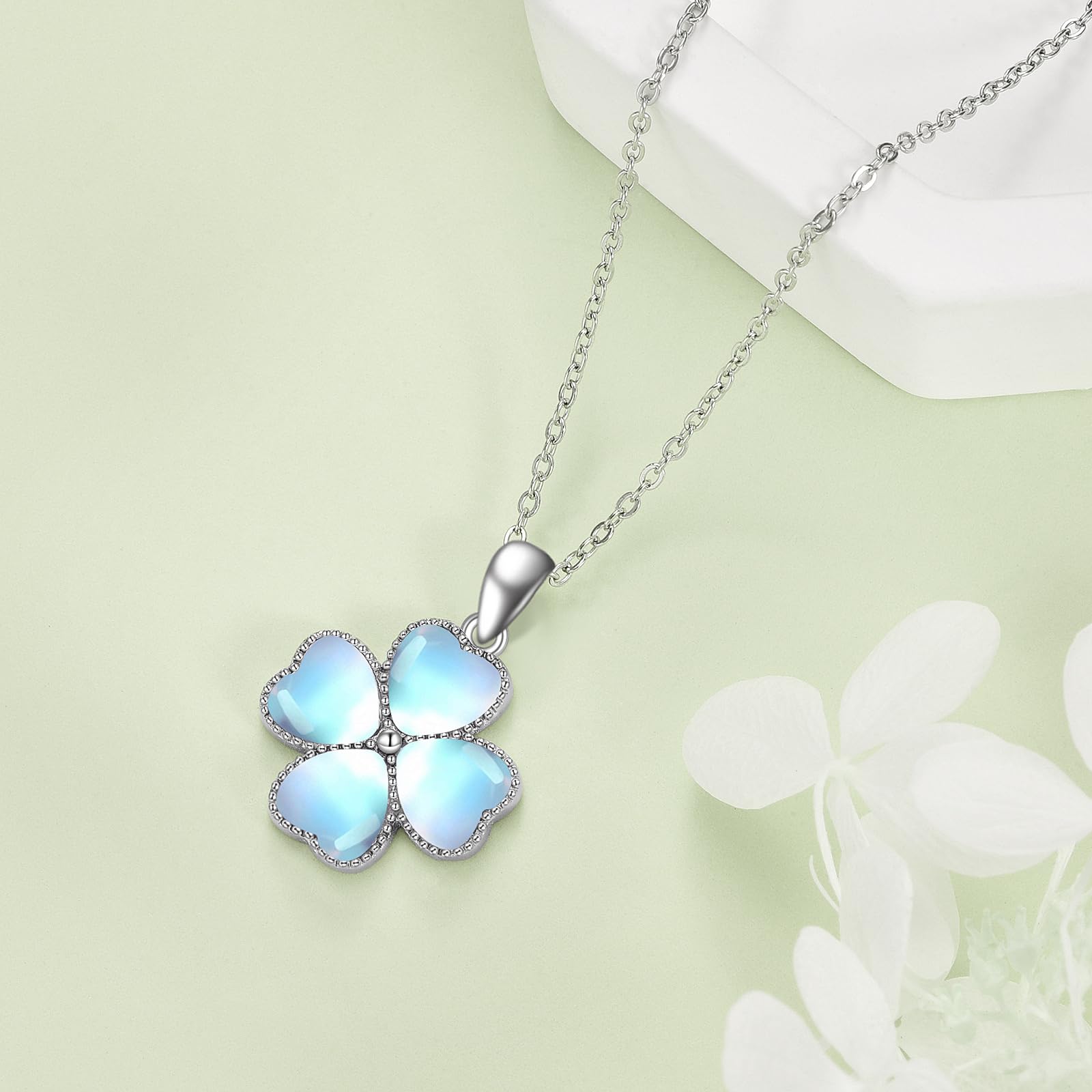 JERWLI Kleeblatt Kette Silber 925 Mondstein Glücksbringer Vierblättriges Kleeblatt Anhänger Halskette Glücksklee Schmuck Geburtstag Geschenke für Damen Mädchen Mutter St. Patrick's Day