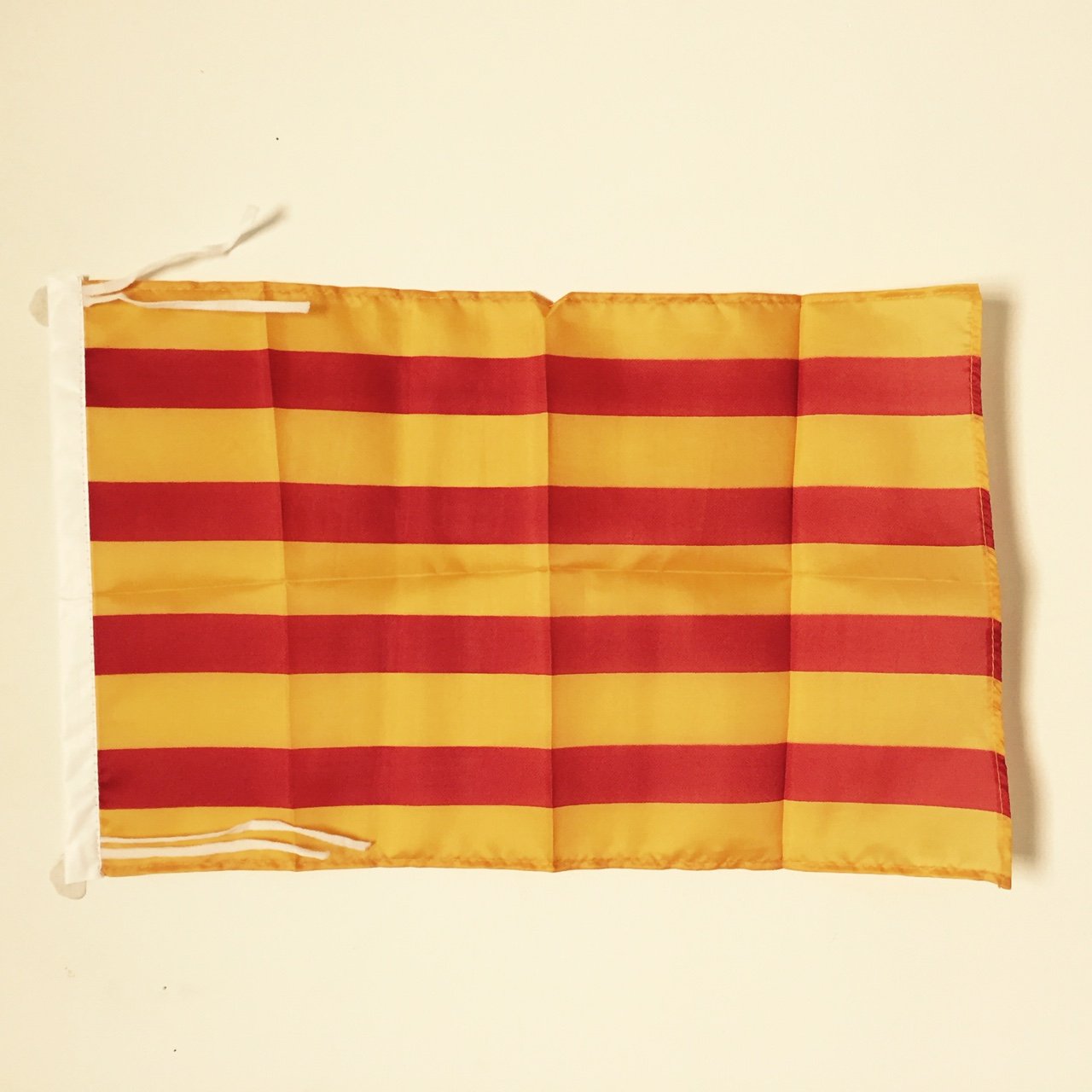 AZ FLAG - Catalonia Flag - 18'' x 12'' - Light Polyester Catalan Small Banner with Two Cords - 18x12 in - 45x30 Cm